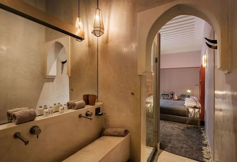 デラックスルーム, 72 Riad