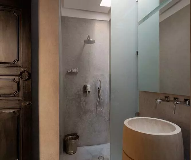 デラックスルーム, 72 Riad