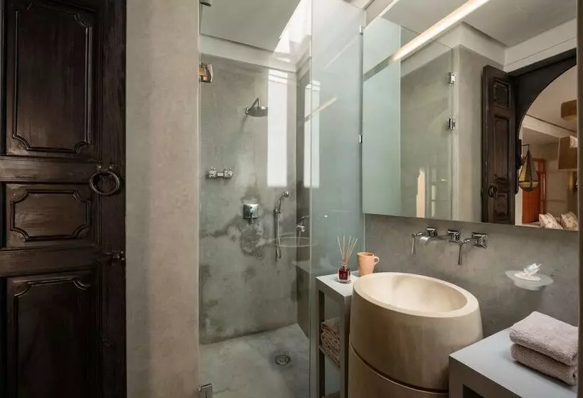 デラックスルーム, 72 Riad