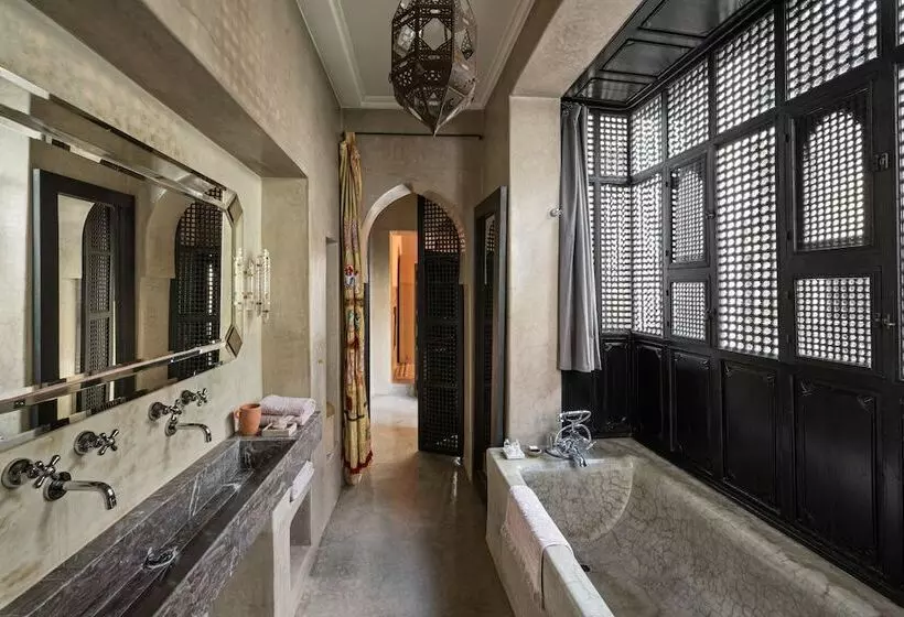 デラックスルーム, 72 Riad