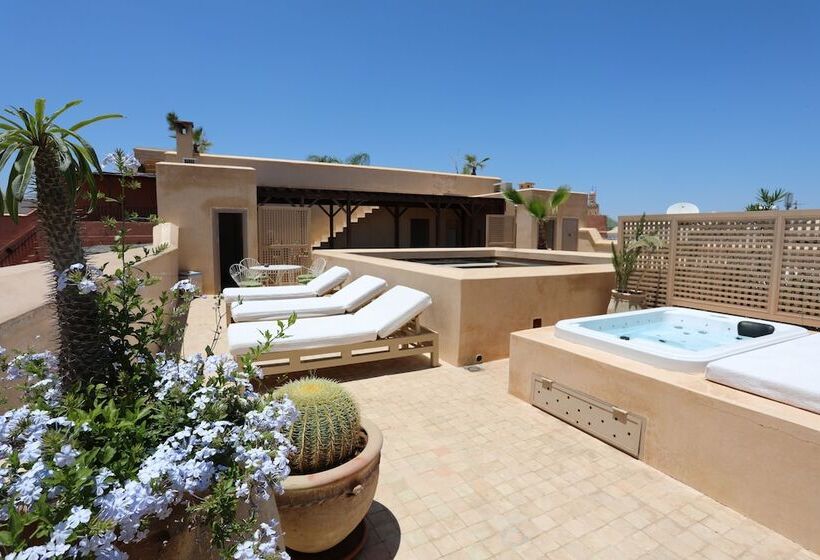 סוויטת ג'וניור עם טרסה, 72 Riad