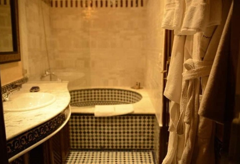 标准间, Riad El Yacout
