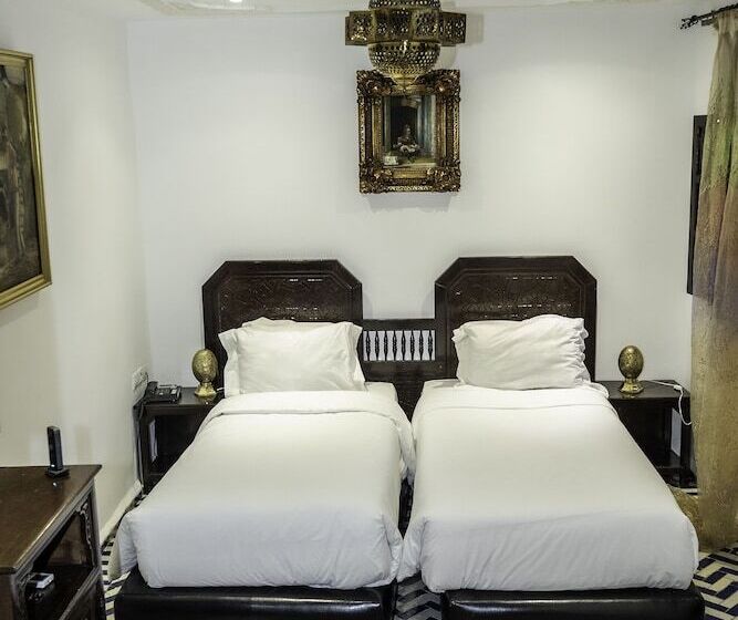 标准间, Riad El Yacout