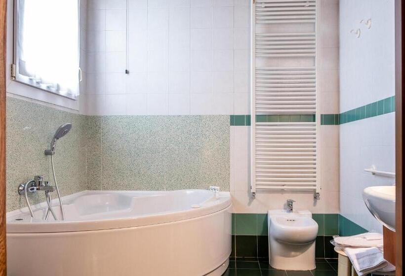 סוויטת ג'וניור משפחתית, B&b Hotel Roy