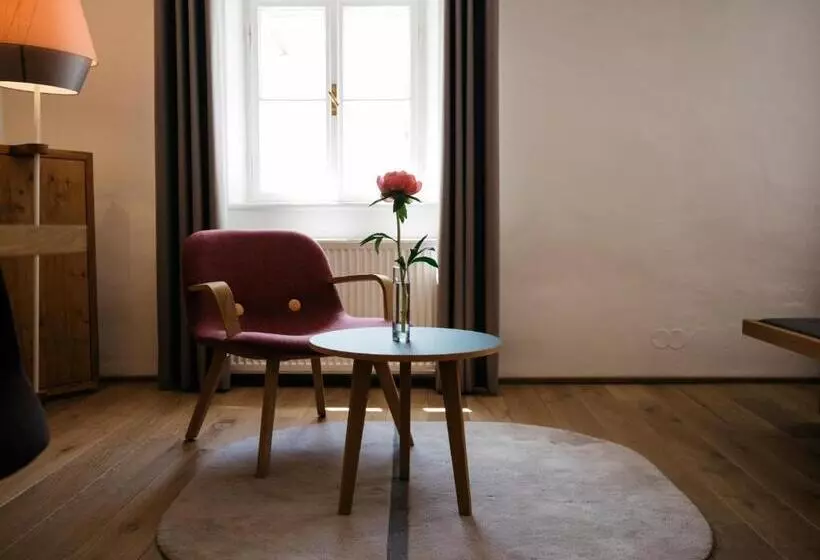 اتاق لوکس, Arthotel Blaue Gans