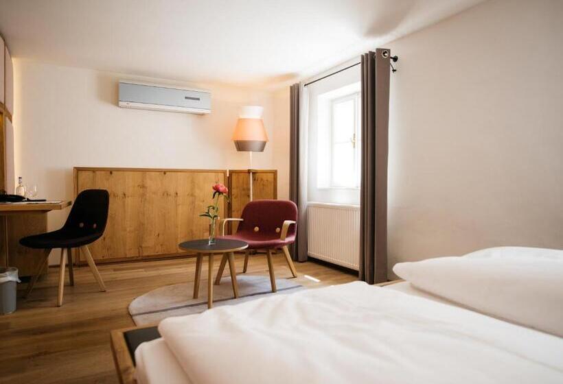 디럭스 룸, Arthotel Blaue Gans