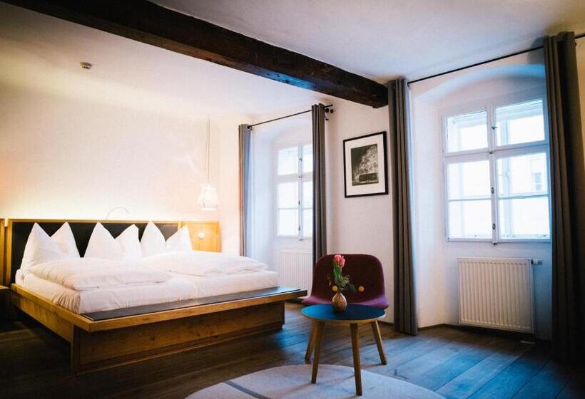 디럭스 룸, Arthotel Blaue Gans