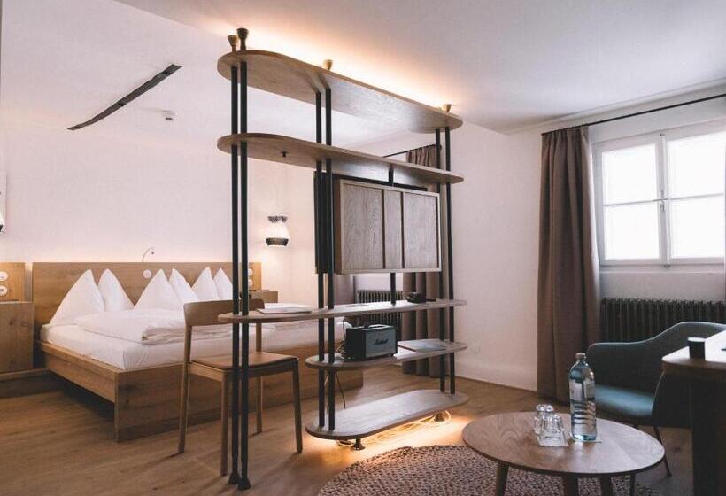 디럭스 룸, Arthotel Blaue Gans