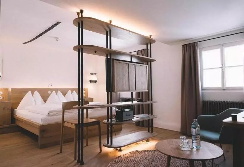 اتاق لوکس, Arthotel Blaue Gans