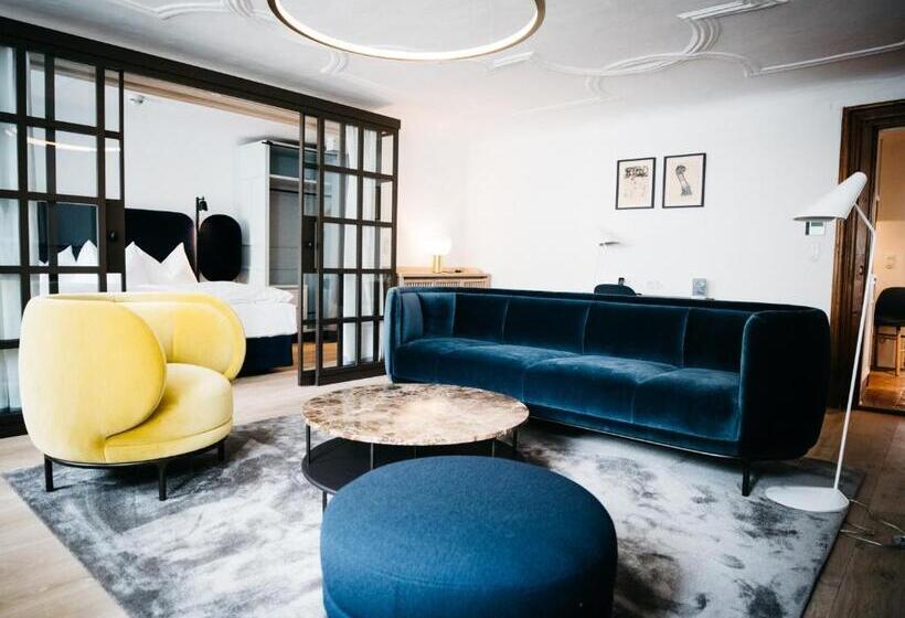 스위트, Arthotel Blaue Gans