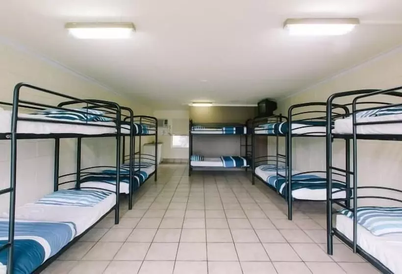 ルームシェアのワンベッド, Beaches Backpackers Airlie Beach Hostel