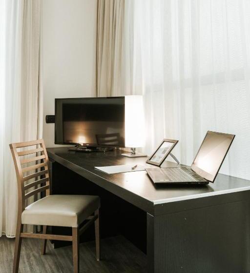 Quarto Estandar, Carpi