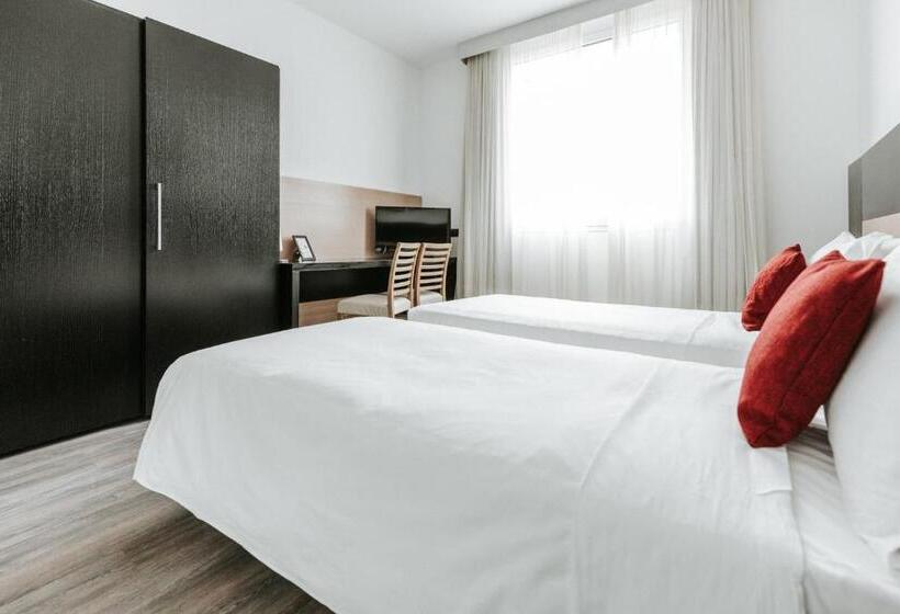 Quarto Estandar, Carpi