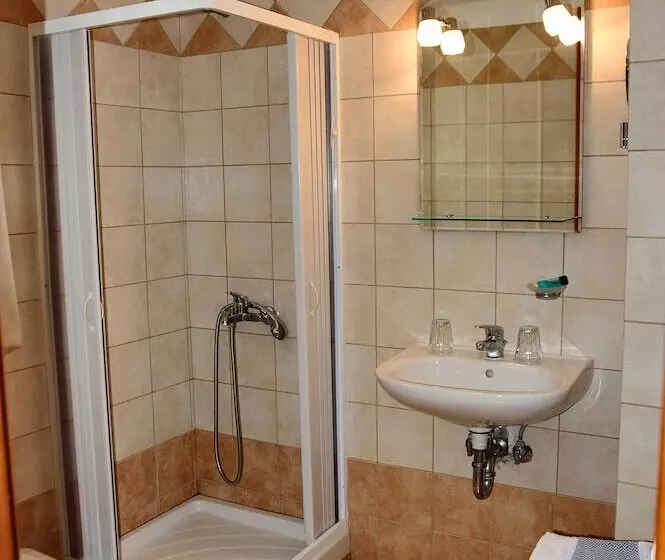 Chambre Standard, Castri