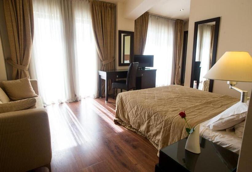 جناح جونيور, Davitel  Tobacco