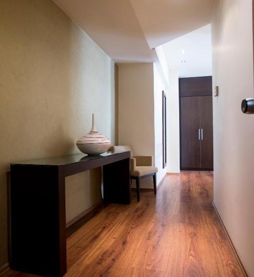 غرفة عائلية, Davitel  Tobacco