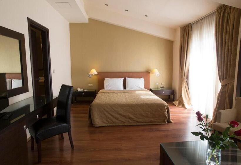 غرفة عائلية, Davitel  Tobacco