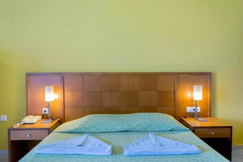 اتاق اساندارد با چشمانداز جانبی به دریا, Dessole Malia Beach – All Inclusive