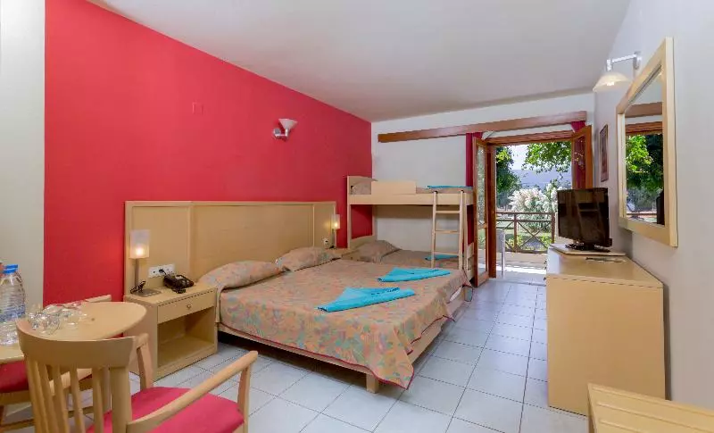 اتاق اساندارد با چشمانداز جانبی به دریا, Dessole Malia Beach – All Inclusive