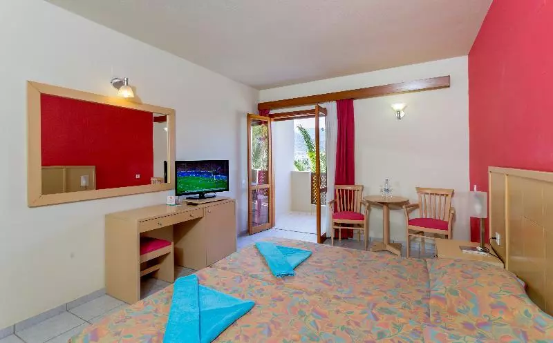 اتاق اساندارد با چشمانداز جانبی به دریا, Dessole Malia Beach – All Inclusive