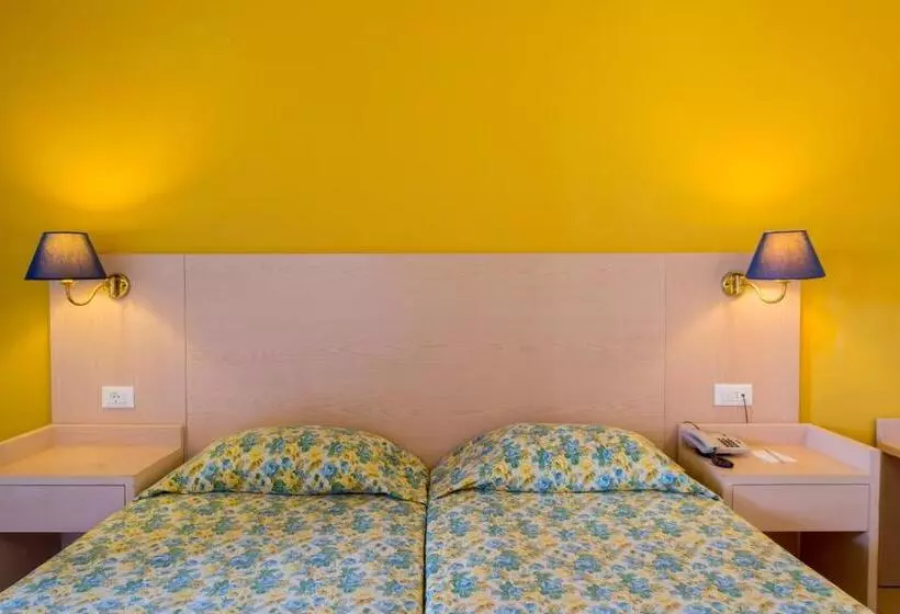اتاق اساندارد با چشمانداز جانبی به دریا, Dessole Malia Beach – All Inclusive