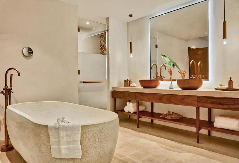 جناح, Fcc Angkor By Avani