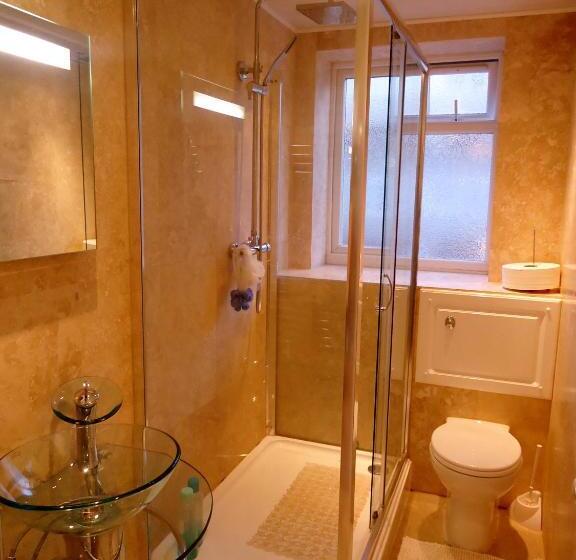 Номер Стандарт Индивидуальный Совместная Ванная, Hour Glass