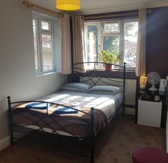 Номер Стандарт Совместная Ванная, Hour Glass