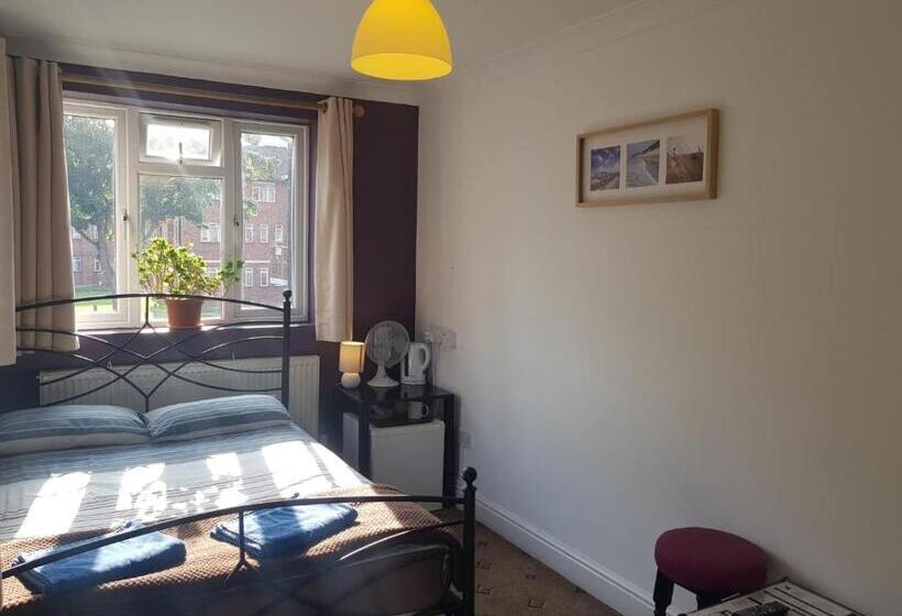 Номер Стандарт Совместная Ванная, Hour Glass