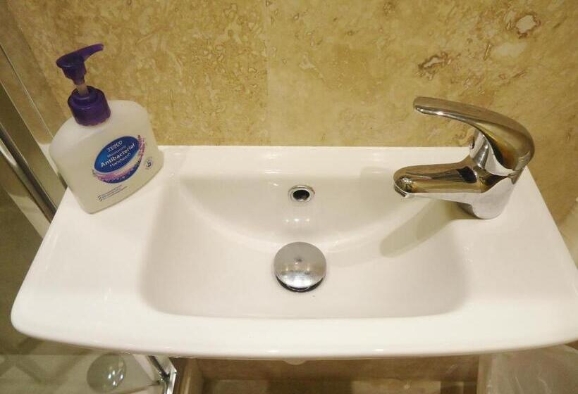 Номер Стандарт, Hour Glass