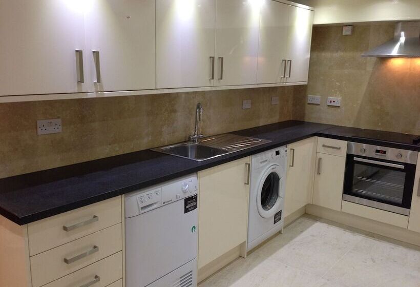 Номер Стандарт, Hour Glass