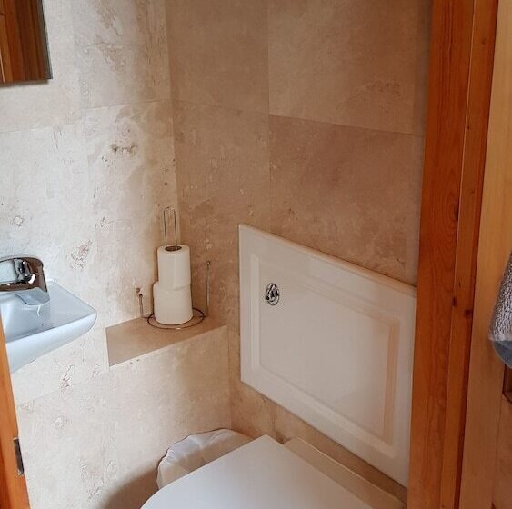 Номер Стандарт, Hour Glass