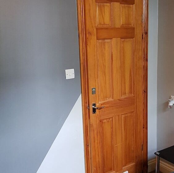 Номер Стандарт, Hour Glass