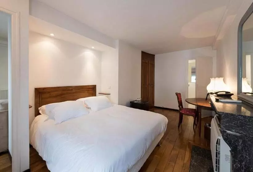 Superior Neljän Hengen Huone, Hôtel Des Tonneliers