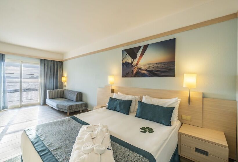 Номер Стандарт Вид на Бассейн, La Blanche Resort & Spa