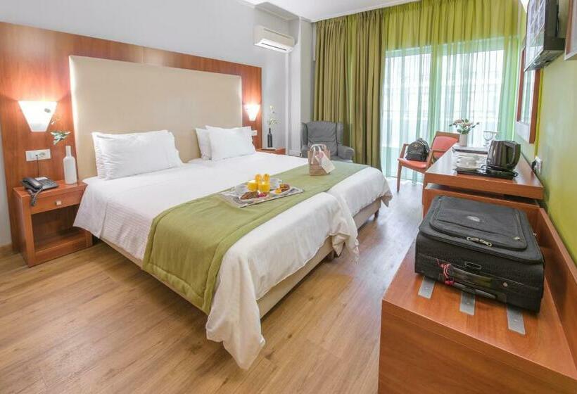 家庭交流房, Polis Grand