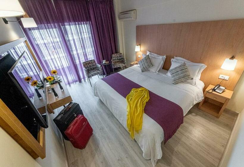 高级大房间, Polis Grand