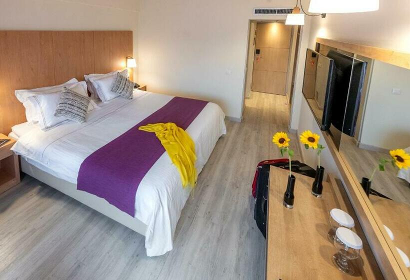 高级大房间, Polis Grand