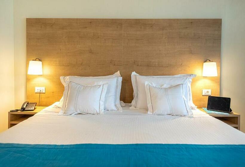 高级大房间, Polis Grand