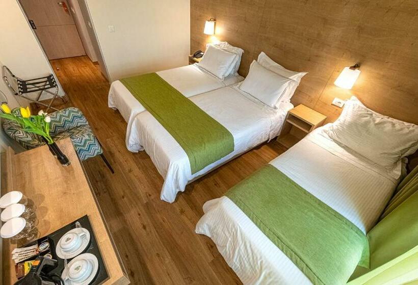 高级大房间, Polis Grand