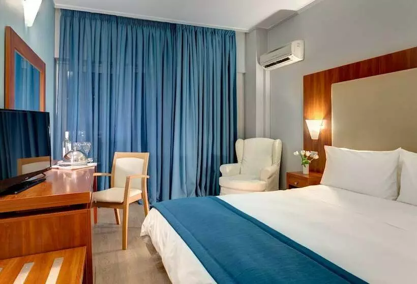 اتاق سوپریور, Polis Grand