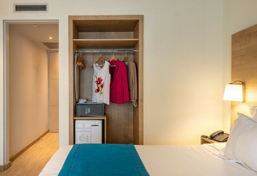 高级大房间, Polis Grand