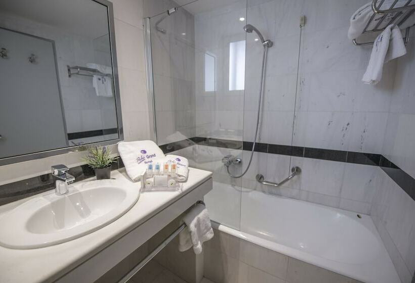 高级大房间, Polis Grand