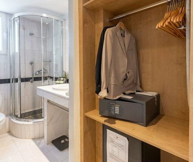 行政房间, Polis Grand