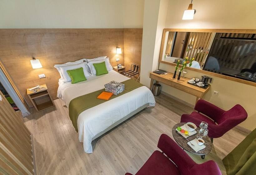 行政房间, Polis Grand