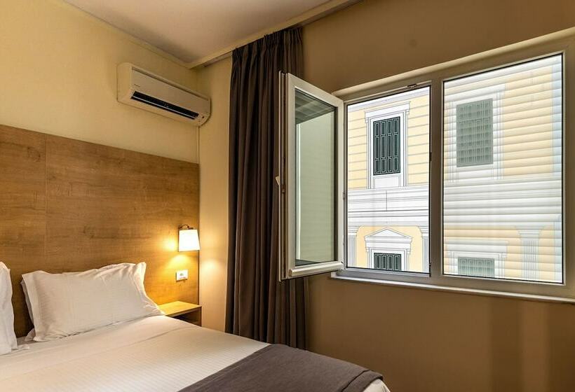 标准间, Polis Grand