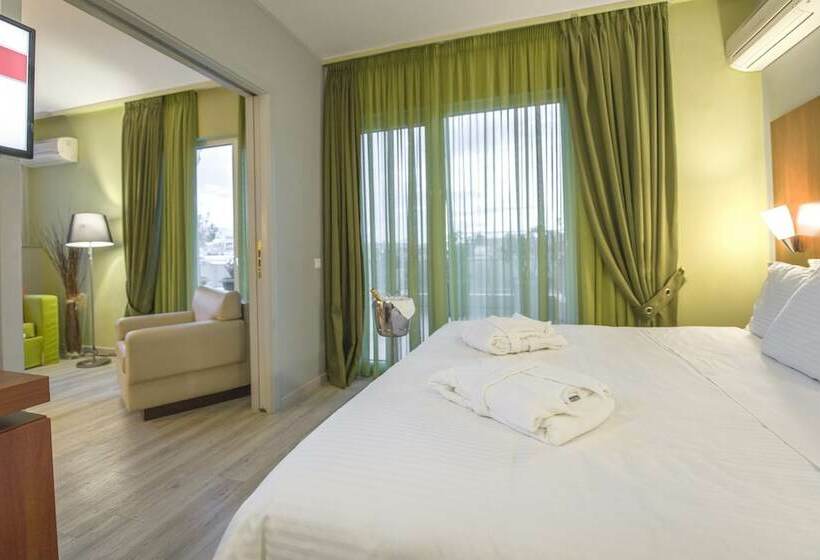 带城市景观的套间, Polis Grand