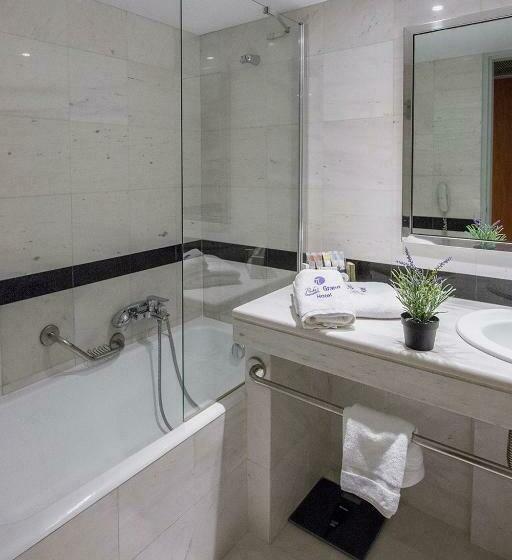 家庭间, Polis Grand