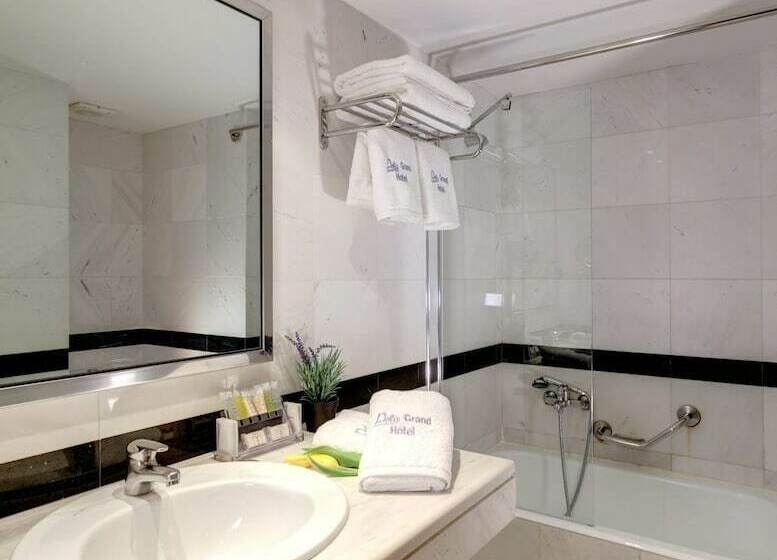 家庭间, Polis Grand