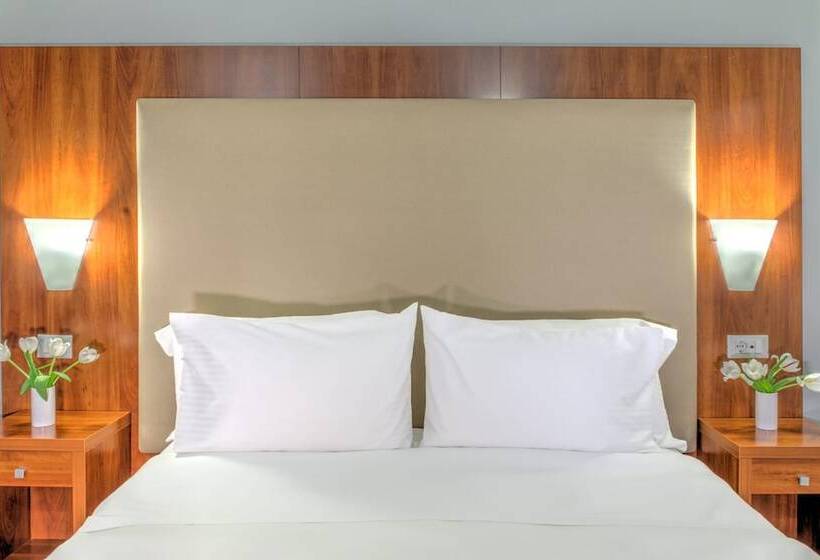 带城市景观的套间, Polis Grand